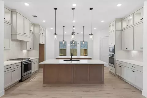 Kitchen - 12214 Warbler Dr, Mont Belvieu, TX 77523 photo 1 of 5
