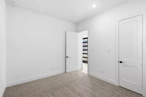 Bedroom - 12214 Warbler Dr, Mont Belvieu, TX 77523 photo 4 of 8