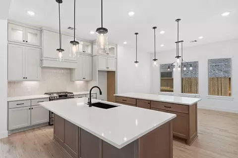 Kitchen - 12214 Warbler Dr, Mont Belvieu, TX 77523 photo 2 of 5