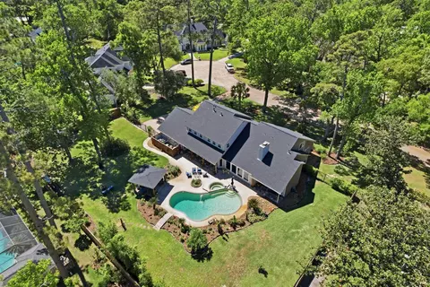 2210 Long Valley Dr, Kingwood, TX 77345
