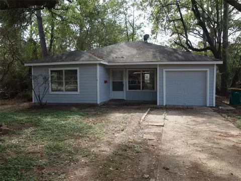 1501 Bettes St, Conroe, TX 77301 photo 1