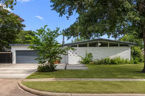5142 W Bellfort Ave, Houston, TX 77035
