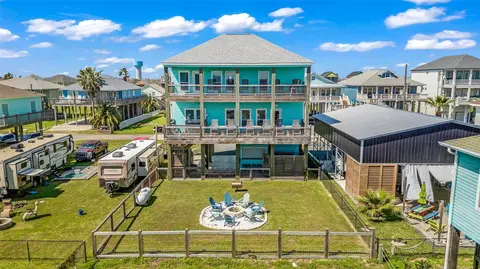 1978 Avenue I, Crystal Beach, TX 77650