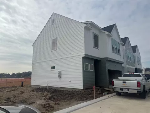 4007 Buffalo Moon Dr, Houston, TX 77045