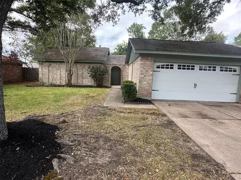 743 Voyager Dr, Houston, TX 77062