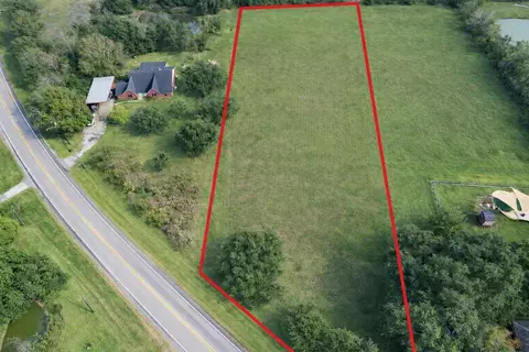6315 Main St, Hitchcock, TX 77563