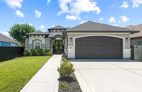 602 E Main St, La Porte, TX 77571