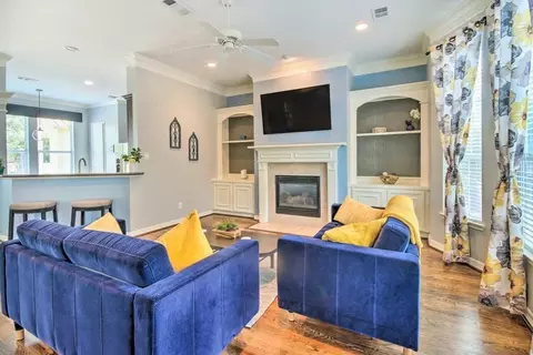 207 Knox St, Houston, TX 77007