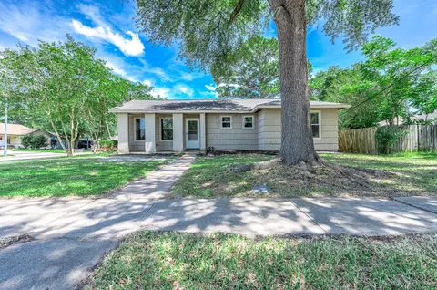 1603 Patrick St, Pasadena, TX 77506