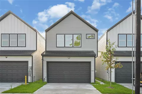 7717 Bowen St, Houston, TX 77051