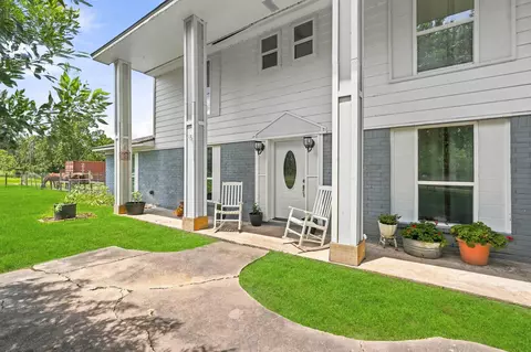 708 County Rd 691 Rd #691, West Columbia, TX 77486
