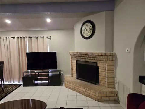 4111 Knoll Glen Dr, Houston, TX 77082