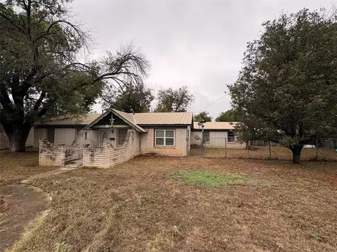 1301 Willis St, Brownwood, TX 76801