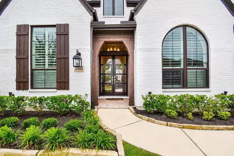 6811 Mirabeau Ln, Katy, TX 77493