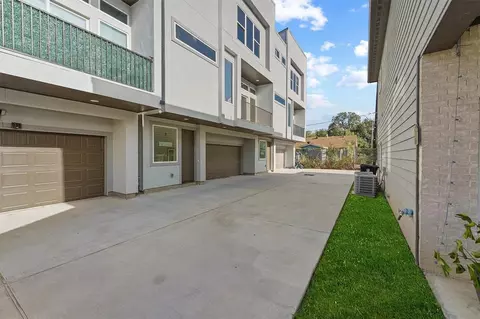 3237 Dixie Dr, Houston, TX 77021 photo 1