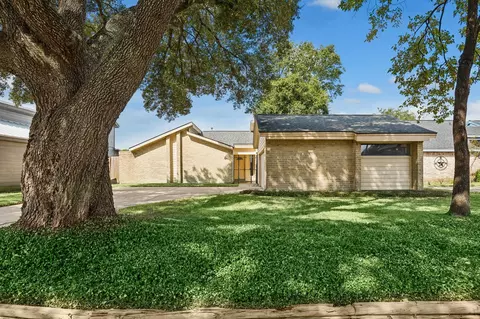 7619 Athlone Dr, Houston, TX 77088