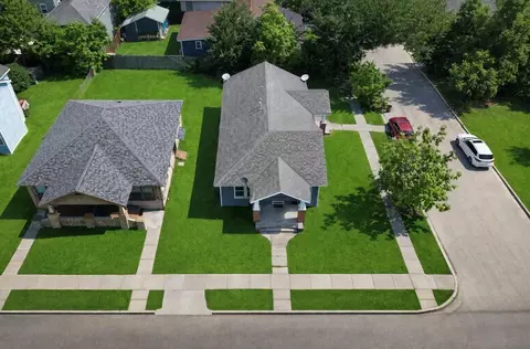 300 W James St, Baytown, TX 77520