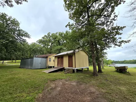 311 Chestnut Bnd, Huntsville, TX 77320