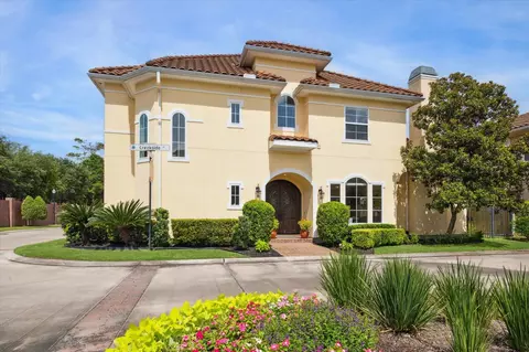 86 S Creekside Ct, Houston, TX 77055