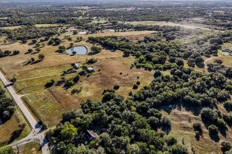 10702 Palestine Rd, Brenham, TX 77833