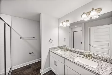 Bath - 9233 Boulder Blvd, Conroe, TX 77303 photo 1 of 5