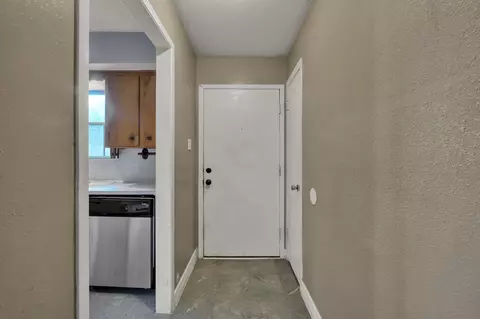 Entry Way - 405 Wilson Rd, Conroe, TX 77301 photo 2 of 2