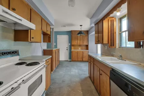 Kitchen - 405 Wilson Rd, Conroe, TX 77301 photo 1 of 4