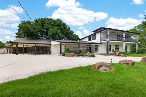 323 E Palm St, Fresno, TX 77545
