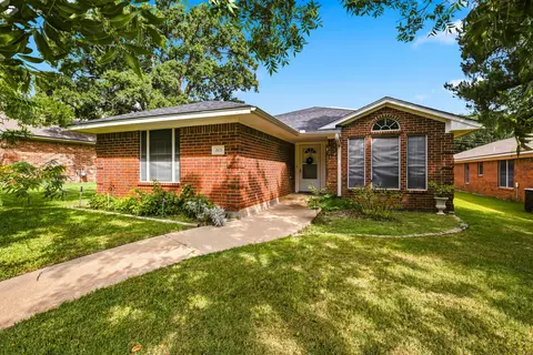 1821 Gettysburg Ln, Bryan, TX 77802