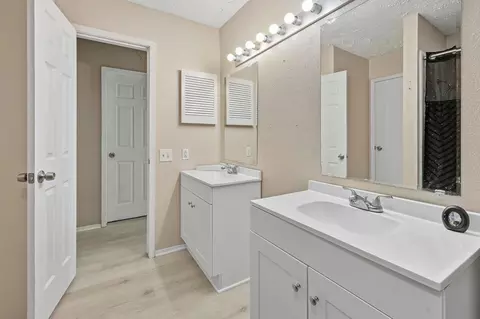 Bath - 5421 Diane Ct, Spring, TX 77373 photo 1 of 4