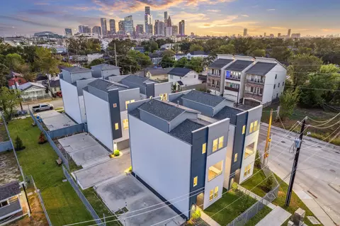 1804 Elysian St, Houston, TX 77026