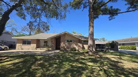5566 Beechnut St, Houston, TX 77096