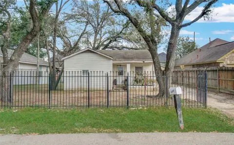 10038 Bamboo Rd, Houston, TX 77041