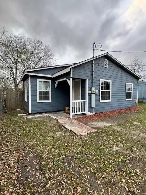 1405 Rice St, Alvin, TX 77511