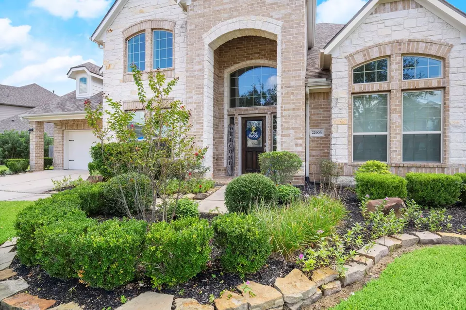 Exterior - 22906 Shieldhall Ln, Tomball, TX 77375 photo 10 of 10