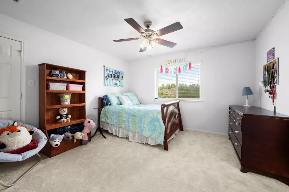 Bedroom - 22906 Shieldhall Ln, Tomball, TX 77375 photo 2 of 2