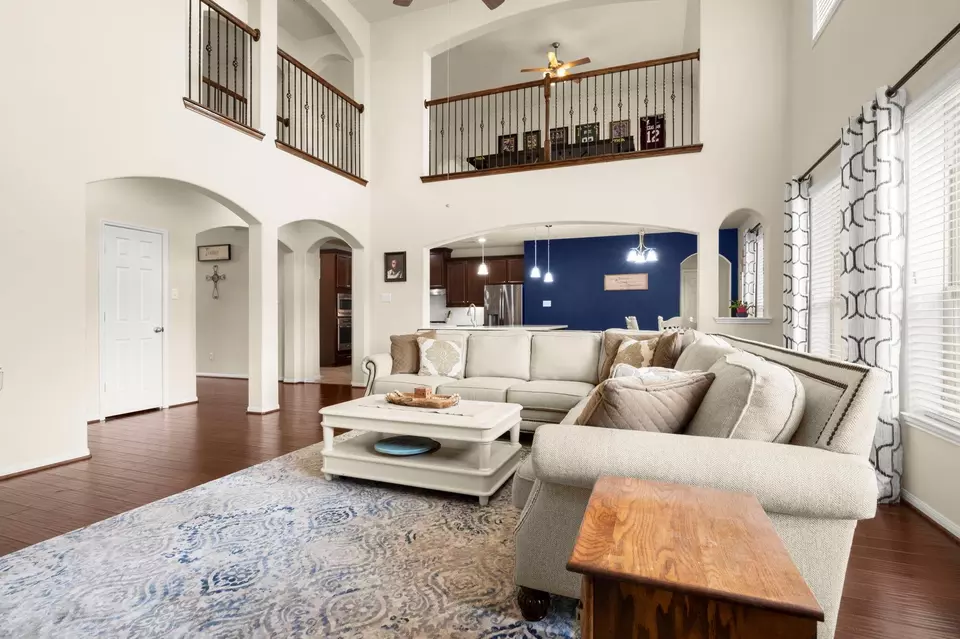 Living - 22906 Shieldhall Ln, Tomball, TX 77375 photo 4 of 4