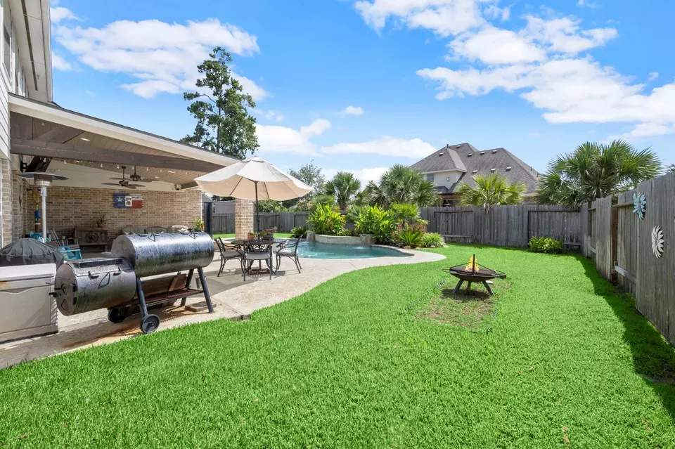 Exterior - 22906 Shieldhall Ln, Tomball, TX 77375 photo 6 of 10