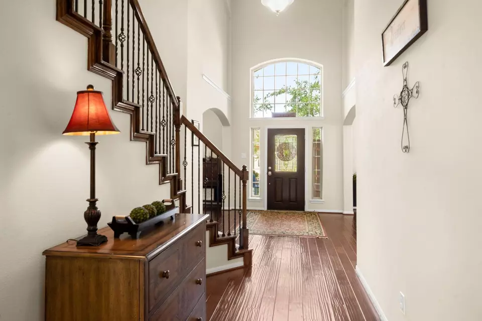 Entry Way - 22906 Shieldhall Ln, Tomball, TX 77375 photo 2 of 3