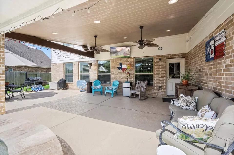 Exterior - 22906 Shieldhall Ln, Tomball, TX 77375 photo 5 of 10
