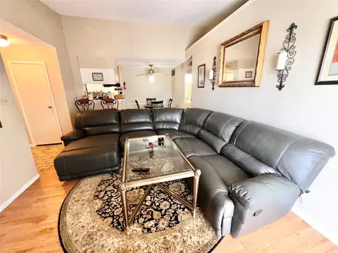 10101 S Gessner Rd #213, Houston, TX 77071
