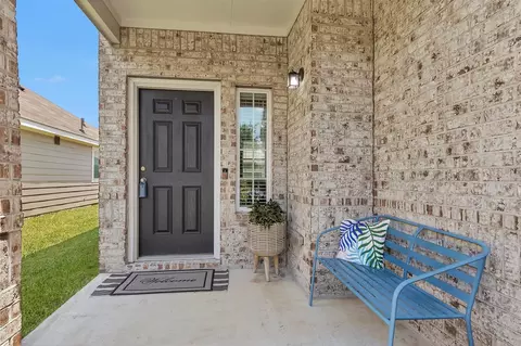 Exterior - 3611 Cannon Dr, Conroe, TX 77301 photo 3 of 8