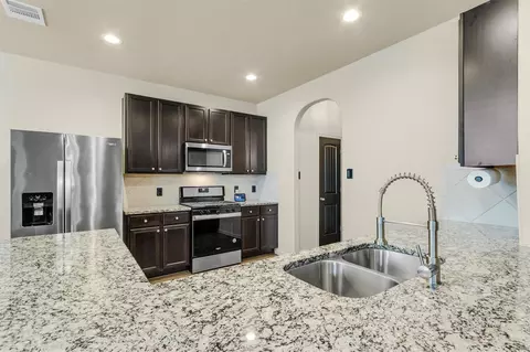 Kitchen - 3611 Cannon Dr, Conroe, TX 77301 photo 2 of 5