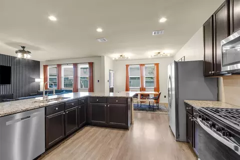 Kitchen - 3611 Cannon Dr, Conroe, TX 77301 photo 4 of 5