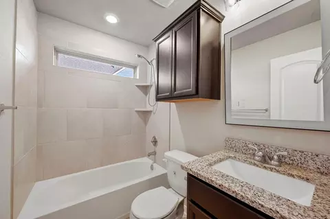 Bath - 3465 Lockett Hall Cir, Bryan, TX 77808 photo 4 of 4