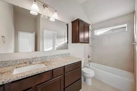 Bath - 3465 Lockett Hall Cir, Bryan, TX 77808 photo 3 of 4