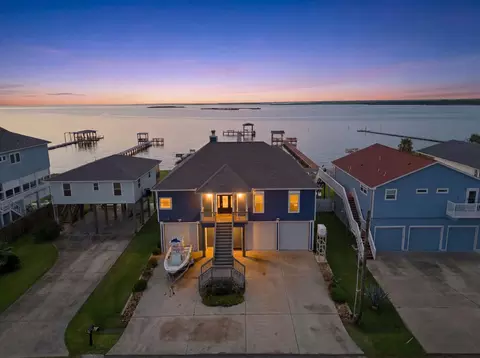1623 Dick Bay Dr, Dickinson, TX 77539
