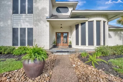 1627 Lake Bluff Dr, El Lago, TX 77586