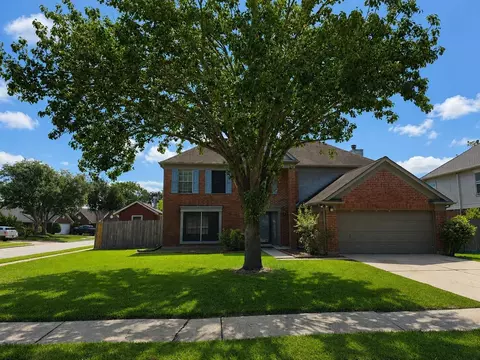 3901 Spring Garden Dr, Pearland, TX 77584