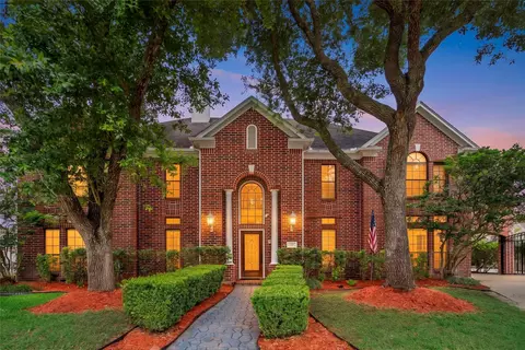 16 Fosters Ct, Sugar Land, TX 77479